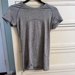 lululemon athletica Heather Grey Short Sleeve Active Swiftly Tech tee